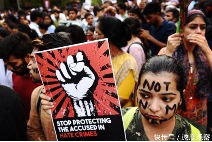 光天化日|光天化日！印歹徒入室侵犯女主人，逼丈夫在旁观看：否则全村围观