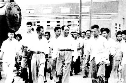 赫鲁晓夫|赫鲁晓夫来访,在国宴上,毛泽东用红辣椒给赫鲁晓夫上了一课