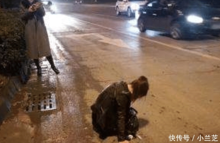 下车|女大学生醉酒回学校，司机却故意绕远路，下车后才知司机救了女子