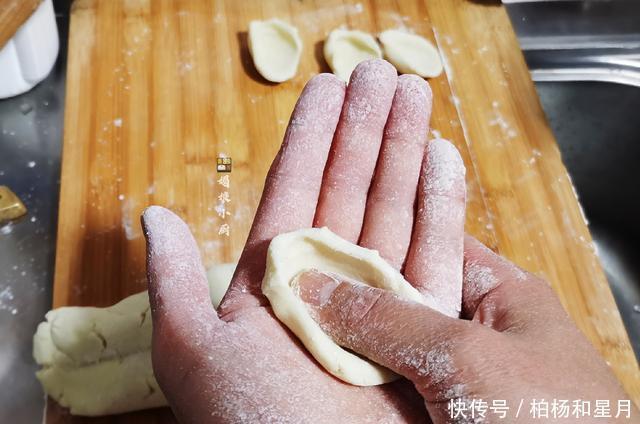 劲道|土豆新吃法，细腻爽滑，柔软又劲道，一口一个吃得过瘾又饱腹