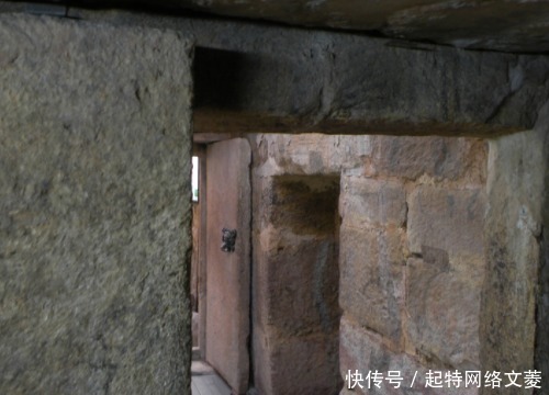 施工队|施工队发现一黑洞,有人说是防空工事,专家赶来检查发现是帝王墓