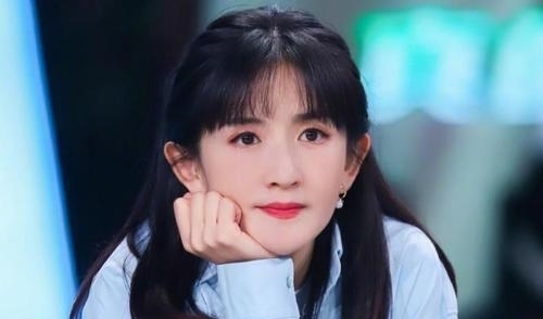  谢娜|主持一期央视节目就被“换掉”，离开何炅之后，谢娜难挑大梁？