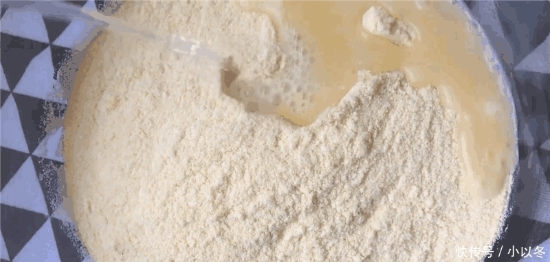 蒸锅|早餐教你用电饭锅做馒头, 比用蒸锅做的还简单, 馒头蓬松好吃