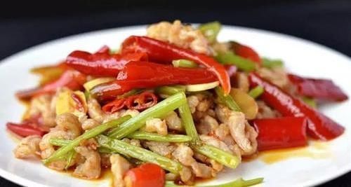 肚丝|精选美食泡椒板筋,酸辣肚丝汤,生焖小排,烤金针菇的做法