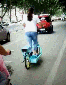  打死|搞笑GIF：哥们，你会让妹子打死的！