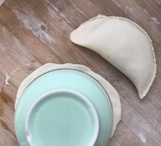  味道|皮薄馅儿大没有褶的韭菜盒子，吃出妈妈的味道