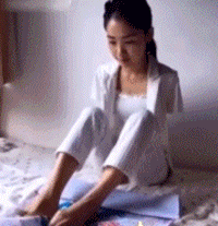 GIF|搞笑GIF：你们三再看啥玩意