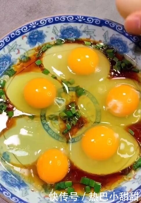 分钟|教你非常简单的蒸鸡蛋做法,小孩子特别爱吃,2分钟就能学会