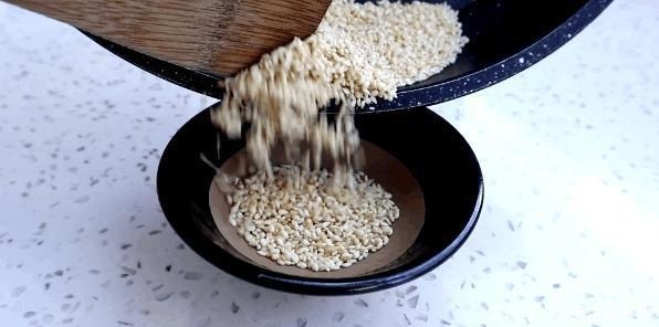 油条|早餐,别总吃包子油条,这点心也不错,软糯香甜,每一口都有惊喜