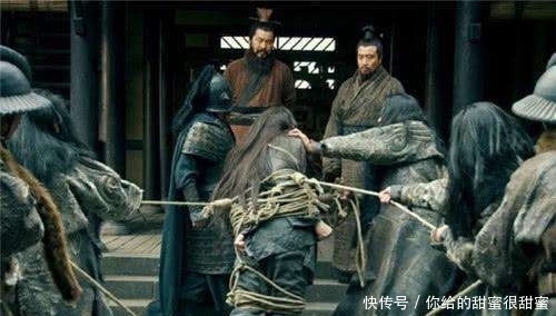 喜出望外|曹操杀了吕布后喜出望外?九年后他就后悔了,骂道:刘备坑煞我也