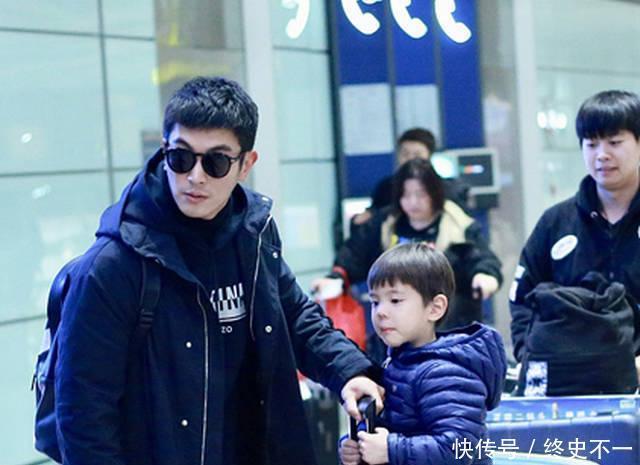  杜江|杜江携子现身机场, 嗯哼坐行李箱显呆萌