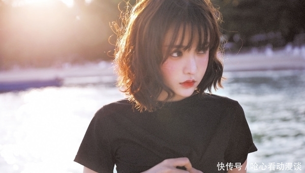 拥抱|拥抱大海的美少女