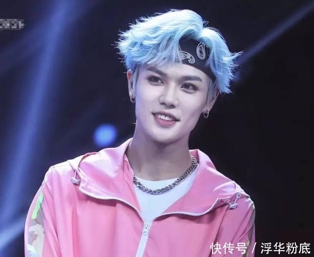 蔡徐坤|NPC戴发带:蔡徐坤奶萌,陈立农霸气,制霸少年林彦俊出现反差萌