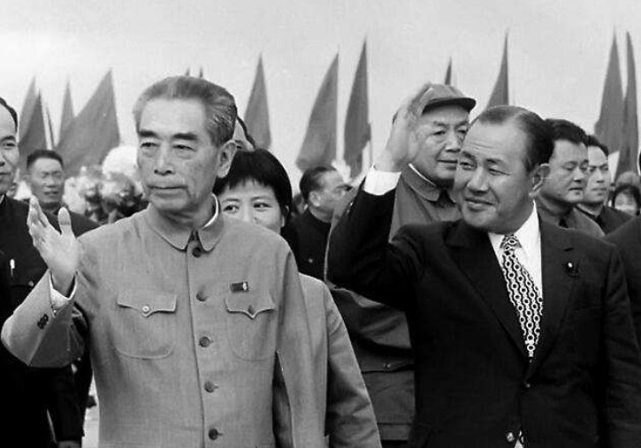 不动声色|日本外相在酒宴频频敬酒,周总理不动声色将他带走,巧妙维护面子