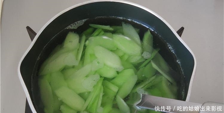 腊肠|三伏天,遇到这菜我从不还价,碰运气才能买到,脆嫩爽口特营养