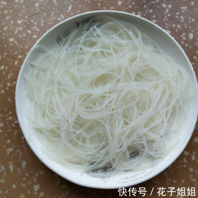 健康|蒜蓉粉丝蒸秋葵,美味好吃又健康,做法也不难