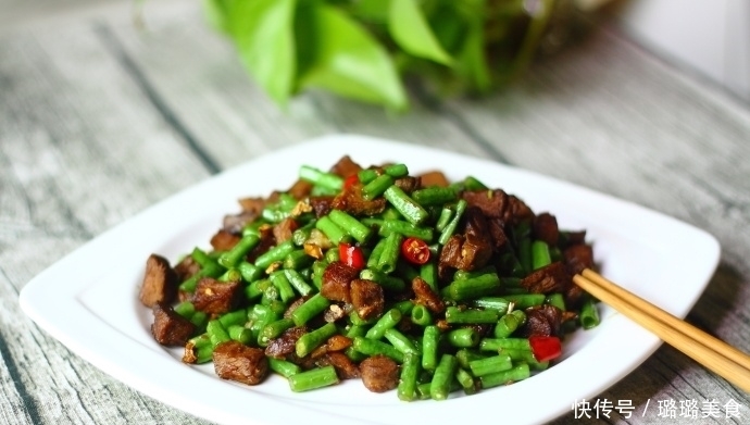 季菜|豇豆这么炒一盘都不够吃,开胃又下饭,应季菜抓住机会要多吃!