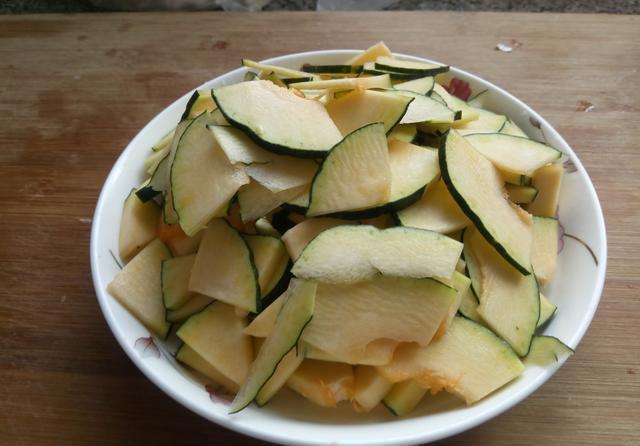  锅中|南瓜的经典做法！好吃的不要不要的！