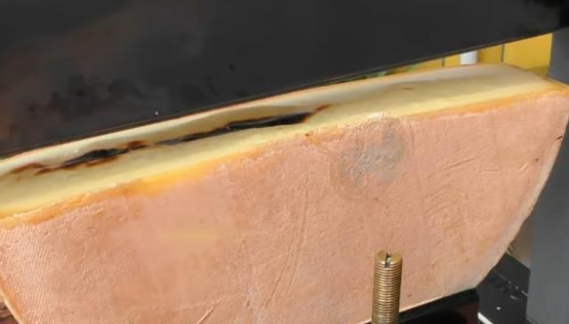  看馋|见识下瑞士大厨制作“奶酪”现场，当它融化那一刻，简直看馋了