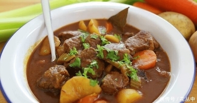 牛肉|牛肉炖的软烂不塞牙,高压锅做不到,关键放一勺“它”,保证错不了
