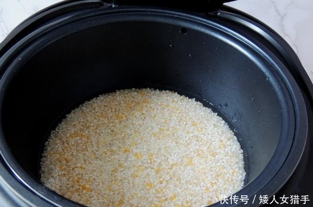 胡萝卜|换着花样吃米饭,美味饱腹配料多,比寿司简单,当早餐正合适