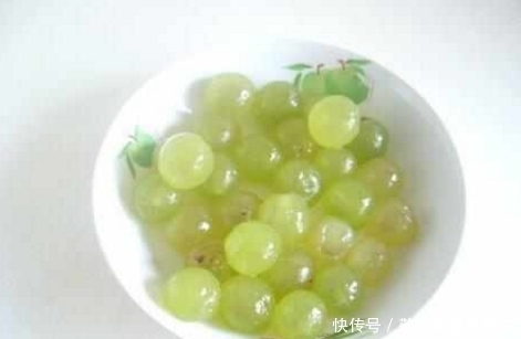 傻眼|婆婆把葡萄放进油锅里,公公气的大骂,出锅以后我们都傻眼了!