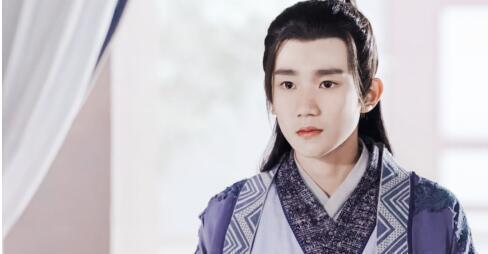  鞋跟|王源虚报身高？这一细节出卖了自己，网友：这鞋跟10厘米