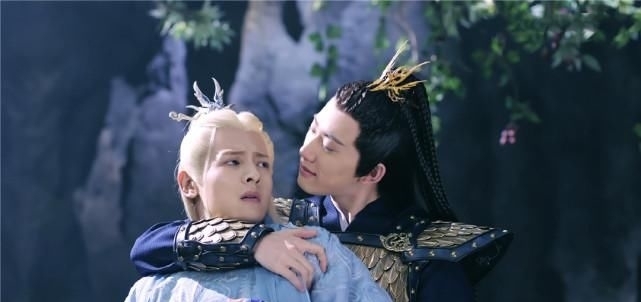 CP|赵丽颖调侃、黄晓明认证,《中餐厅》首对“奇奇怪怪的CP”诞生了