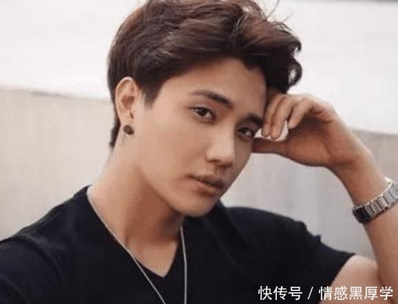  汪涵|当初在节目中因不舍得汪涵，接过银行卡跪地离开的小五，如今怎样