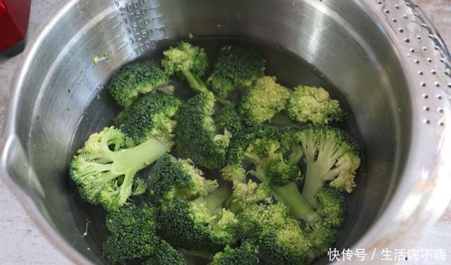 美食|秋天,吃海参鲍鱼不如吃它,维生素含量超高,清炒都很有营养