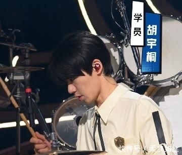 口碑|《明日》站姐事件口碑大跌后,邀请一位艺人救场,得知是谁不敢信