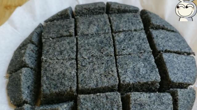 芝麻|山药又出新吃法,加一把芝麻,简单一做,松软香甜,孩子抢着吃