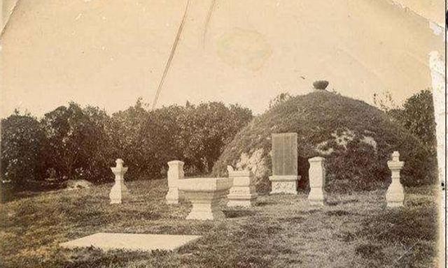 卖国贼|1958年,人们把这个“卖国贼”遗骨挖出,挂在拖拉机上游街示众