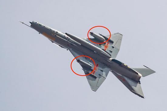  服役|最早一批的歼10都退役了，上世纪的老爷货，歼7为何还在服役