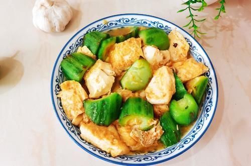 丝瓜|宁可不吃肉,女儿也要常吃它,直呼太鲜了,就着米饭连吃两大碗