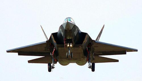 完美|新鹘鹰3.0版亮相大变样,头大体宽完美“逆袭”,性能完胜F-35
