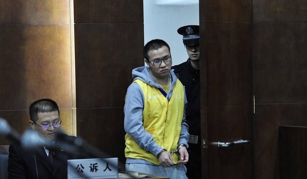 同学|汶川地震中涌现出来的“小英雄”雷楚年，如今被判刑12年