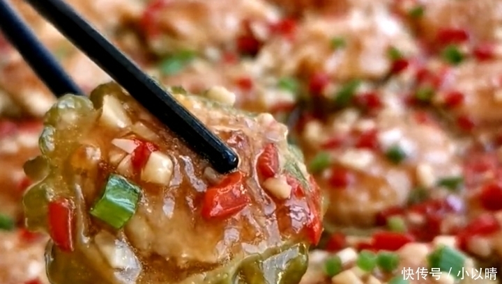 肉馅|苦瓜最好吃的一种做法,做法很简单,鲜香多汁又入味,全家爱吃