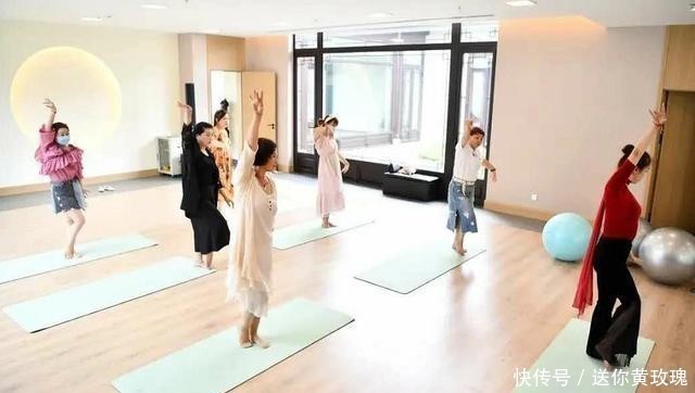  休闲娱乐|老年人休闲游乐，请走进一亩芳华康养小镇