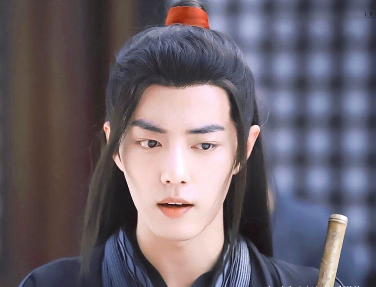  感慨|肖战真的越黑越红，官媒连续推荐肖战歌曲，报刊师傅都为肖战感慨