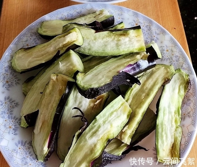 鲜香|茄子怎么做好吃?大叔教你凉拌茄子,麻辣鲜香,简单下饭,超好吃