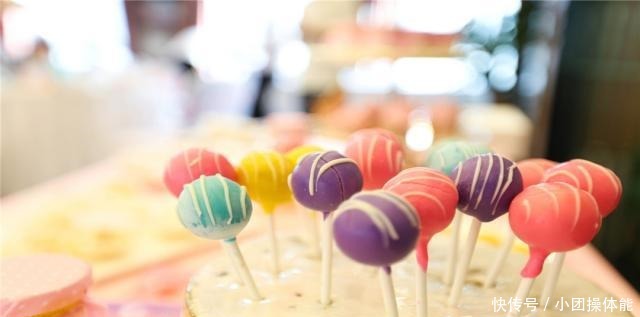 饮料|4种“坑人”的零食包装,这也太难打开了,设计师我想和你聊聊!