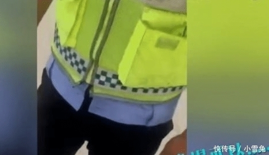 辅警|辅警坐摩托车巡逻没戴头盔,遭群众阻拦,辅警的态度没谁了