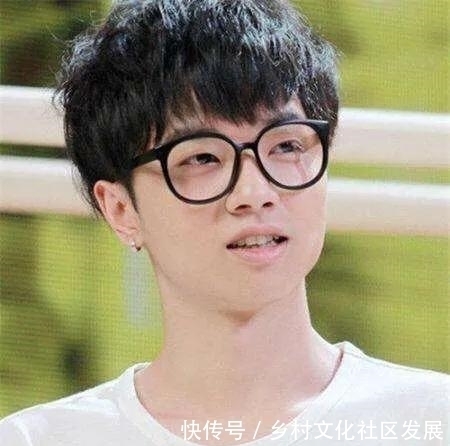 告诉|在鸟巢连开两场演唱会,华晨宇的逆袭人生,告诉你脱胎换骨有多爽