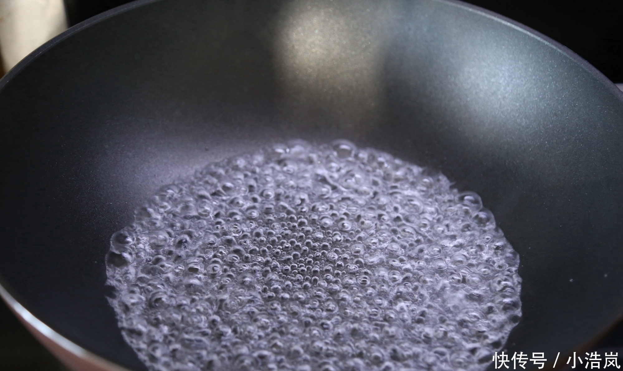 入口|鸡蛋吃了几十年,第一次如此做,不加一滴油,“入口即化”