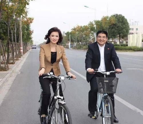 天涯共此时|舞蹈出身却被迫成为央视主持人,颜值不输李红,半隐退后生活成谜