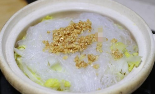 腊肉|没有比这更馋人的砂锅菜了,不加一滴水,焖一锅,给龙虾都不换