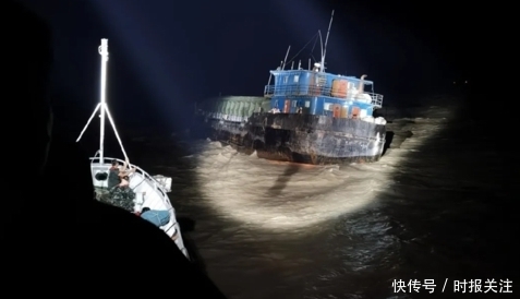 上海|上海海警遇走私船，竟被其撞船！追击中海警强行跳帮控制