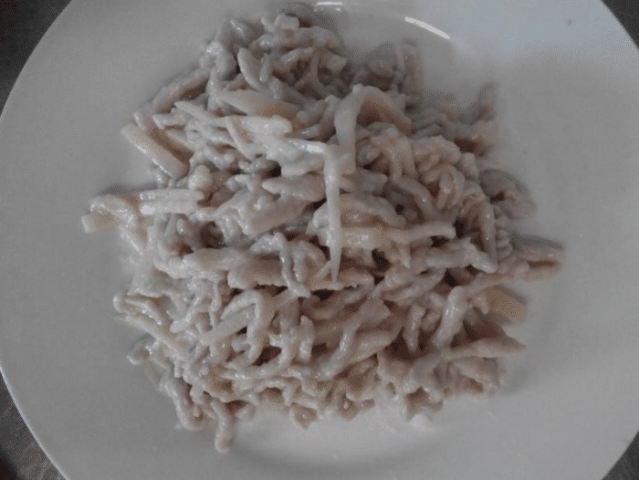  卷心菜|制作卷心菜肉丝炒米粉，不仅可以当菜吃，也可以当作主食