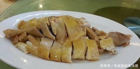 鲜嫩|做“白切鸡”时,多数人都没做“这一步”,难怪鸡肉不鲜嫩